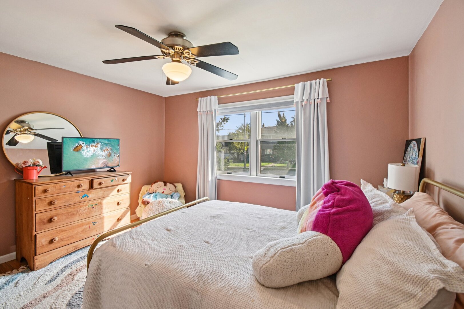 694 S York Street, Elmhurst, IL 60126