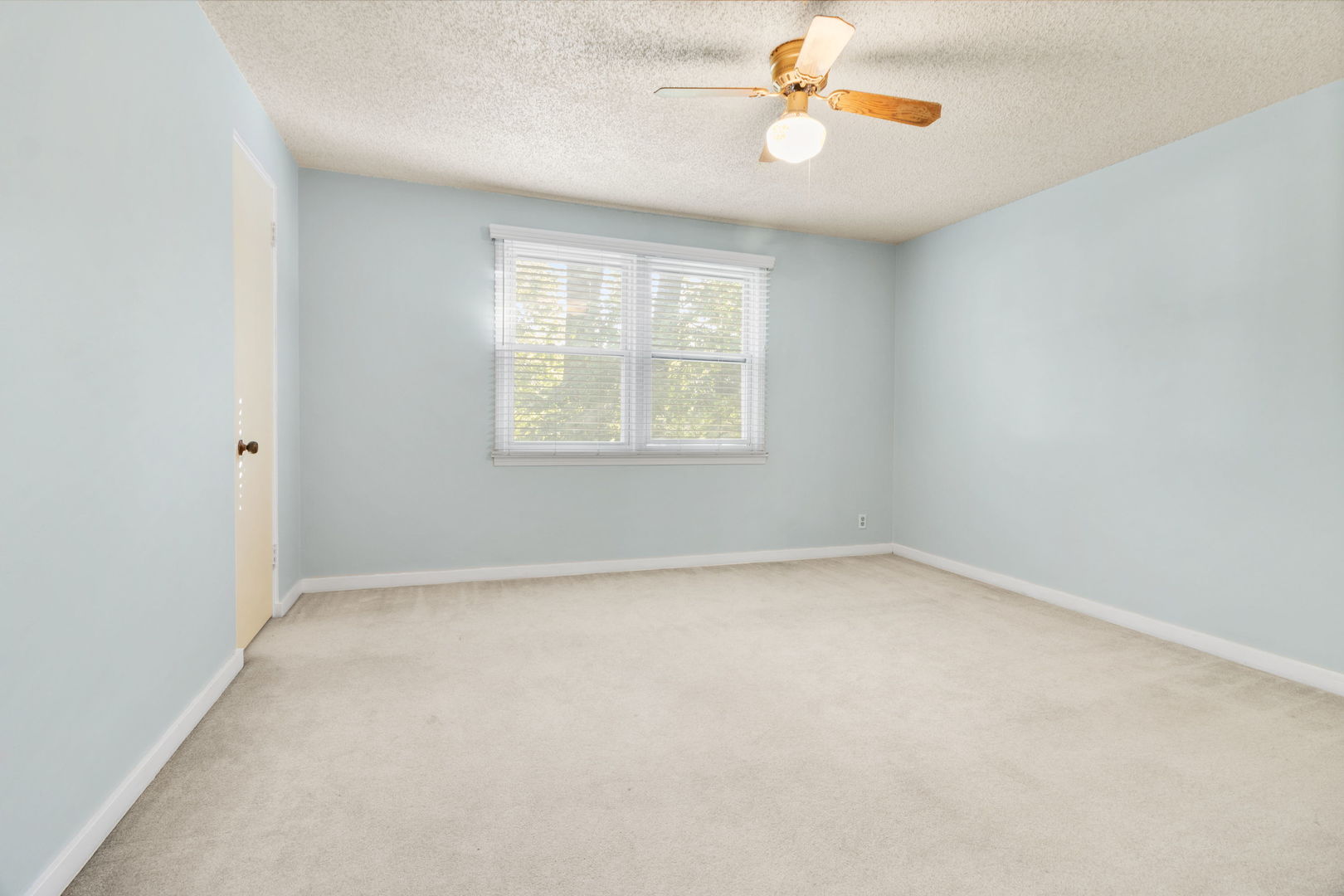 913 N Raynor Avenue, Joliet, IL 60435