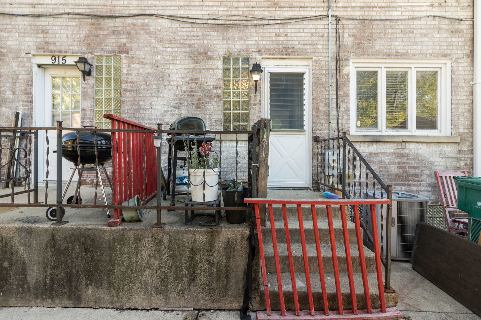 913 N Raynor Avenue, Joliet, IL 60435