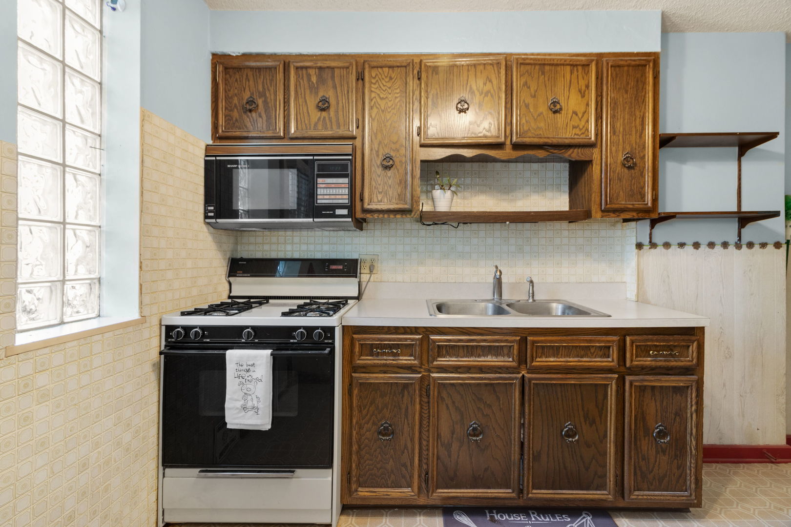 913 N Raynor Avenue, Joliet, IL 60435