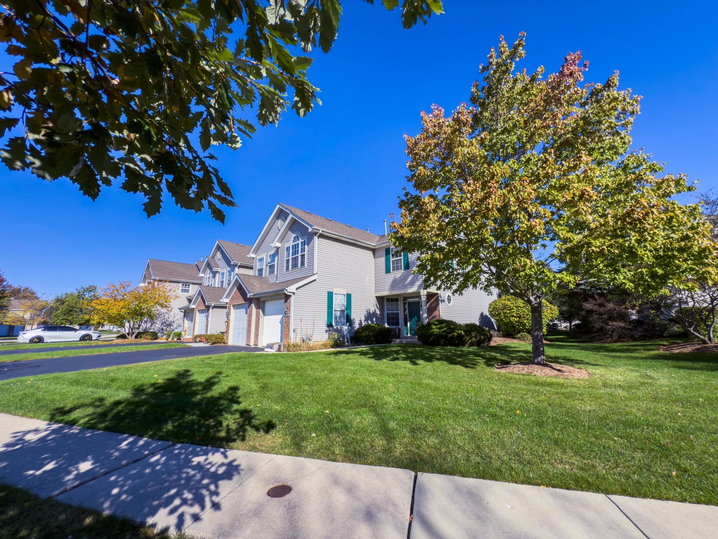 7400 Grandview Court, Carpentersville, IL 60110