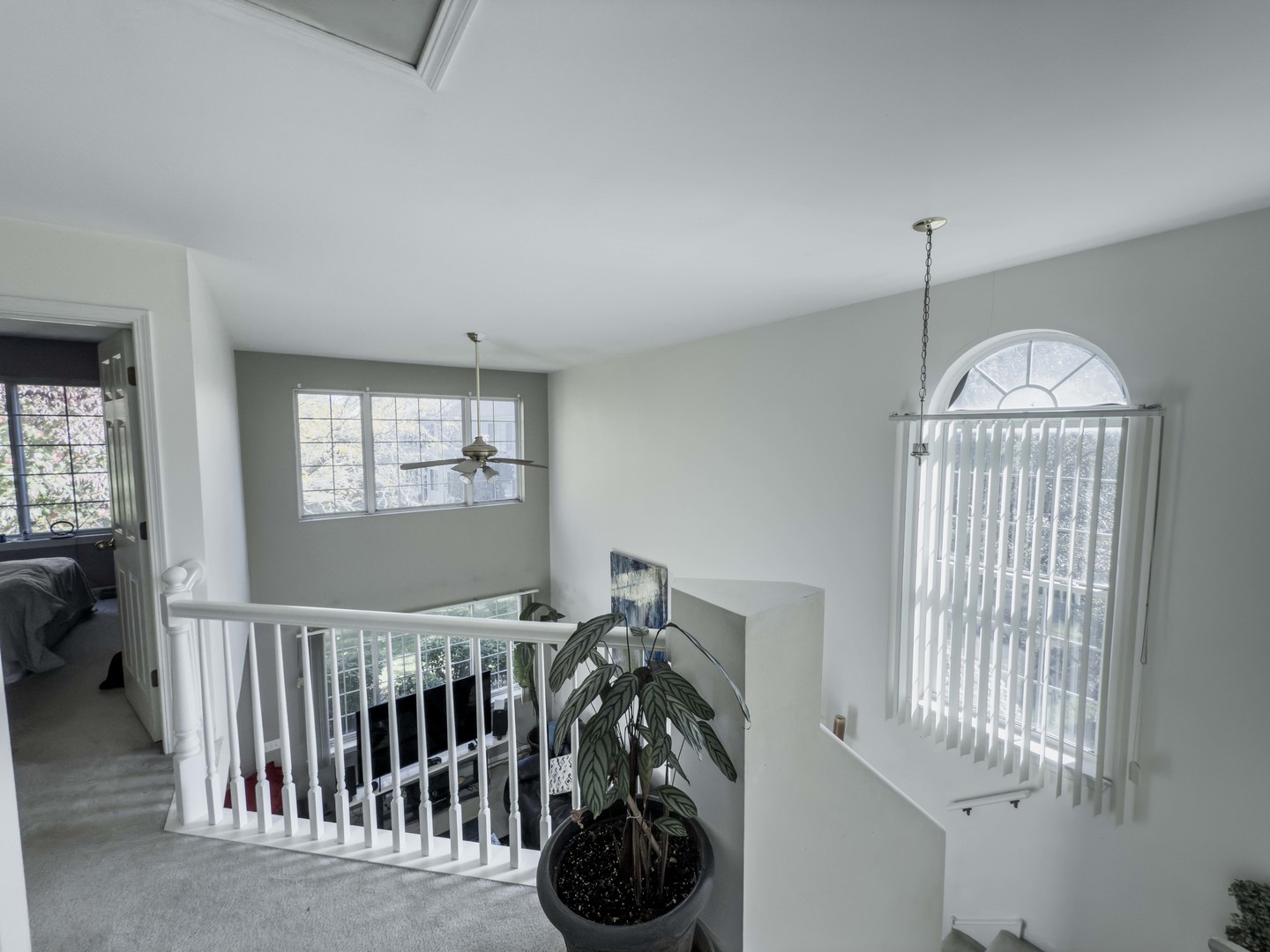 7400 Grandview Court, Carpentersville, IL 60110