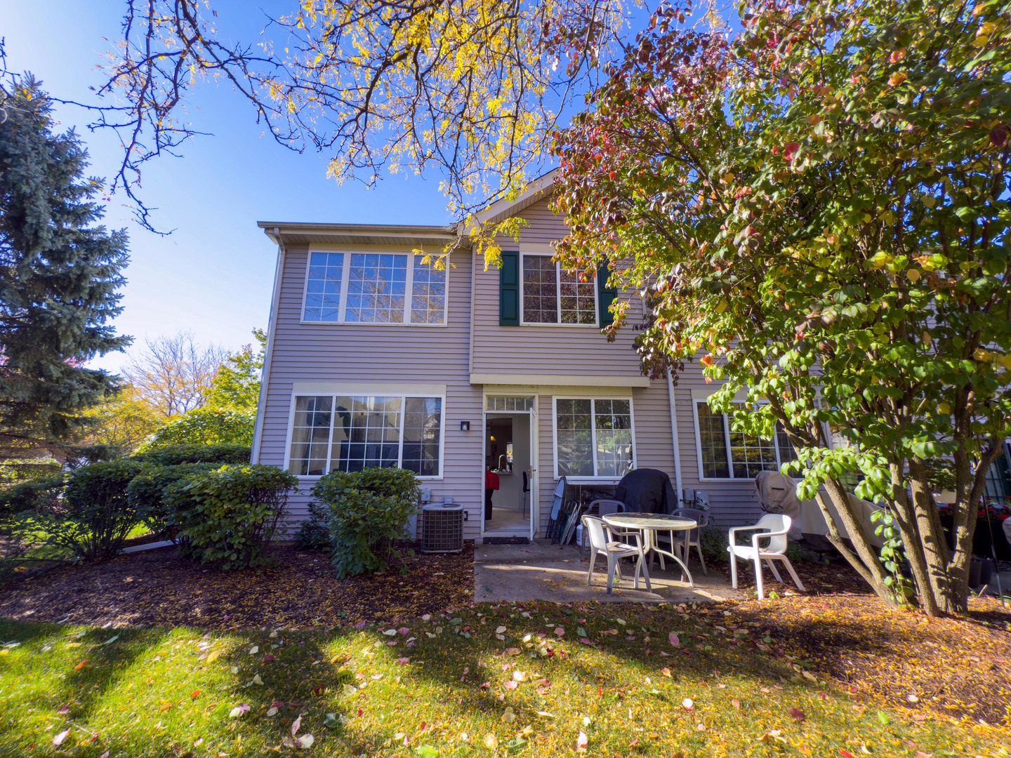 7400 Grandview Court, Carpentersville, IL 60110