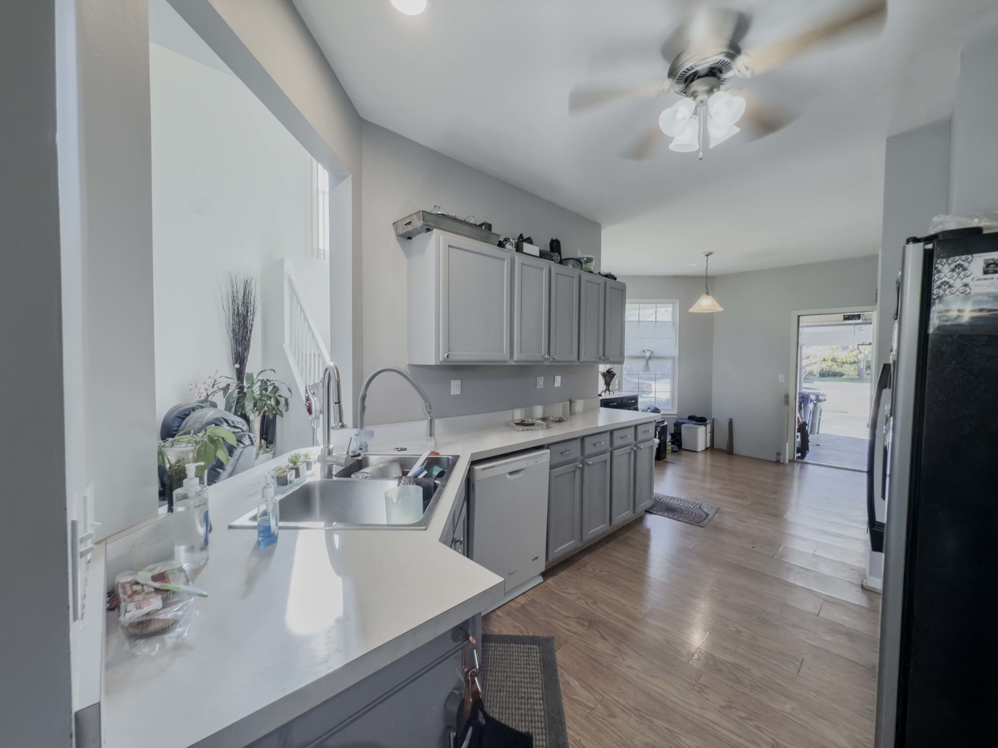 7400 Grandview Court, Carpentersville, IL 60110