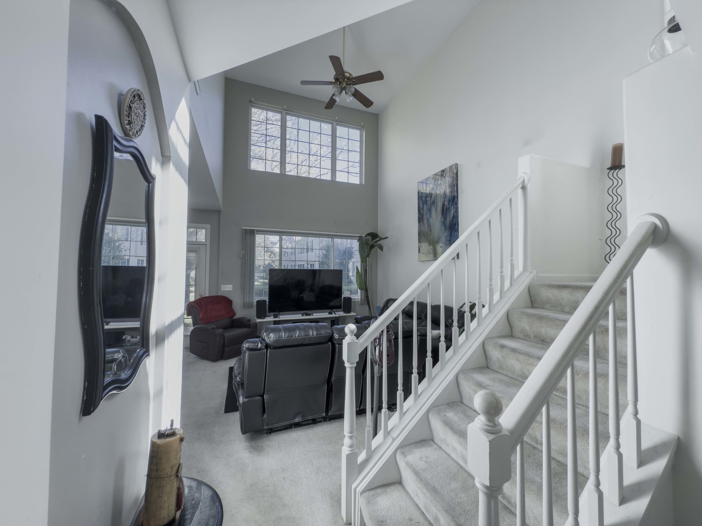 7400 Grandview Court, Carpentersville, IL 60110