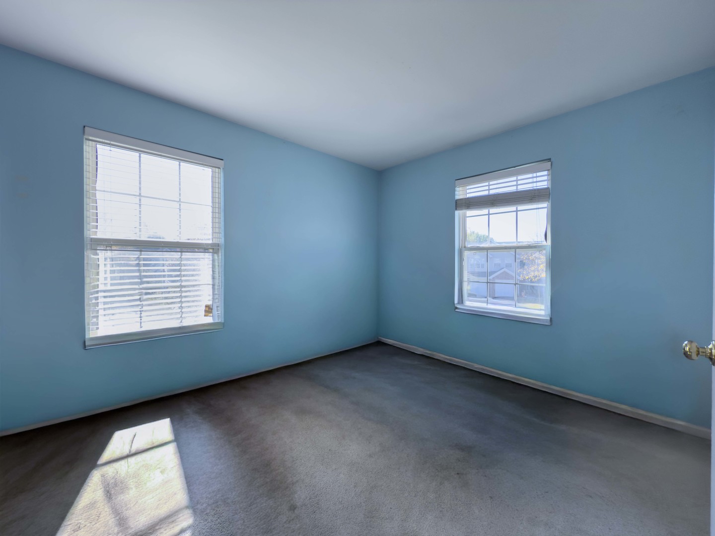 7400 Grandview Court, Carpentersville, IL 60110