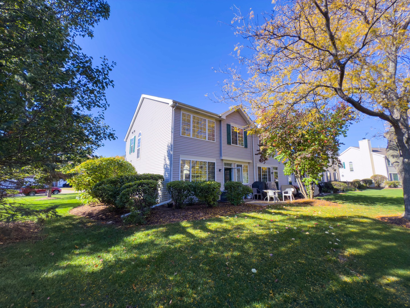 7400 Grandview Court, Carpentersville, IL 60110