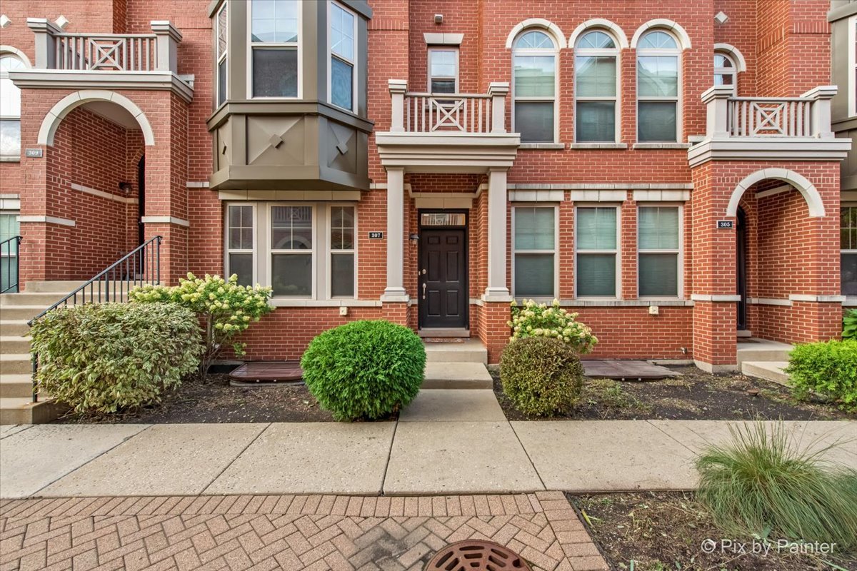 307 Narragansett Avenue, Morton Grove, IL 60053