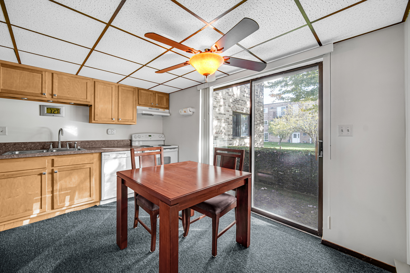 342 Klein Creek Court #342A, Carol Stream, IL 60188