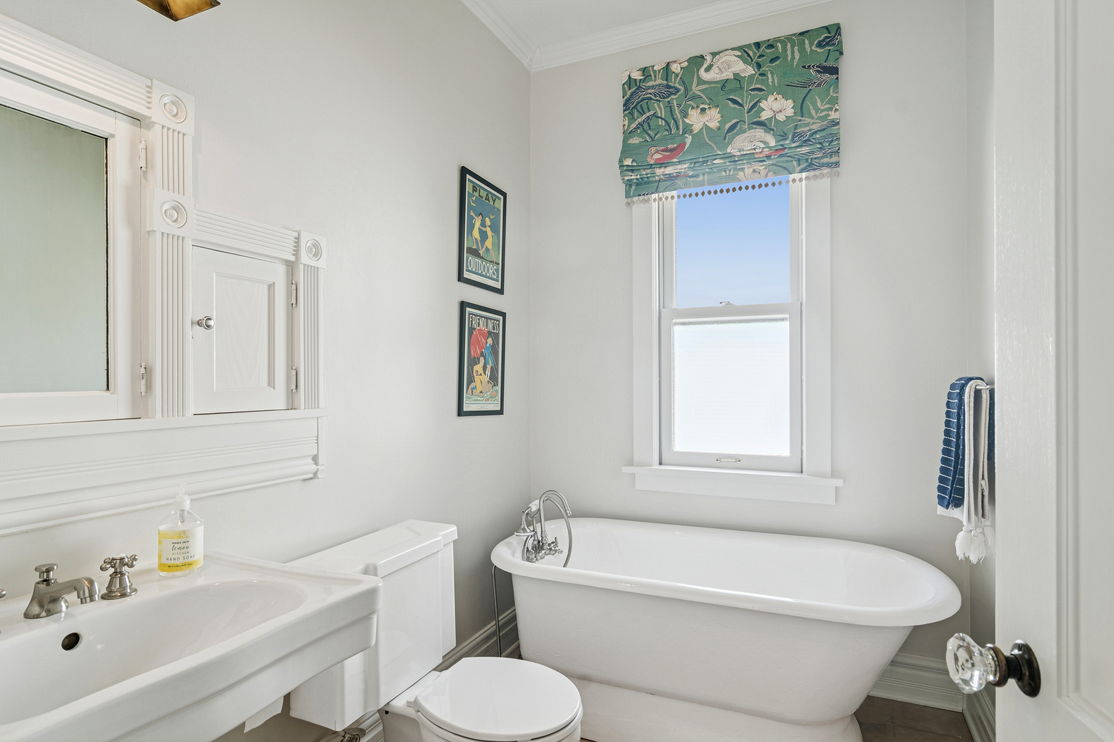 856 Oakwood Avenue, Lake Forest, IL 60045