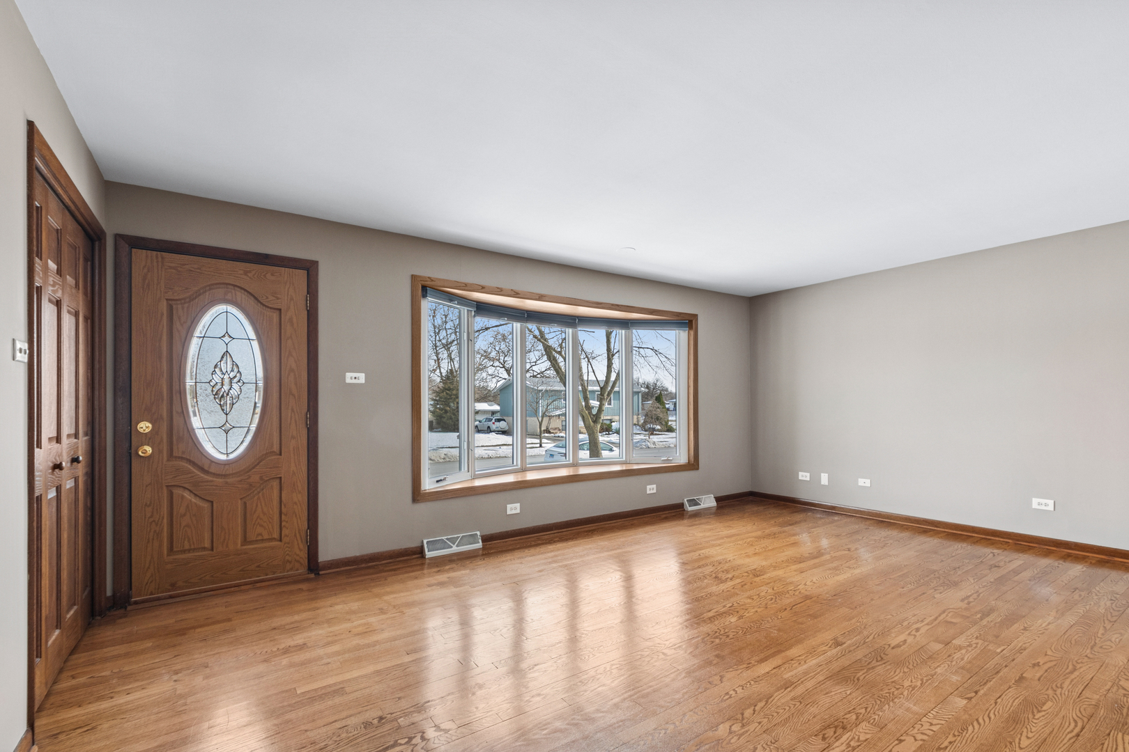 10506 S Michael Drive, Palos Hills, IL 60465