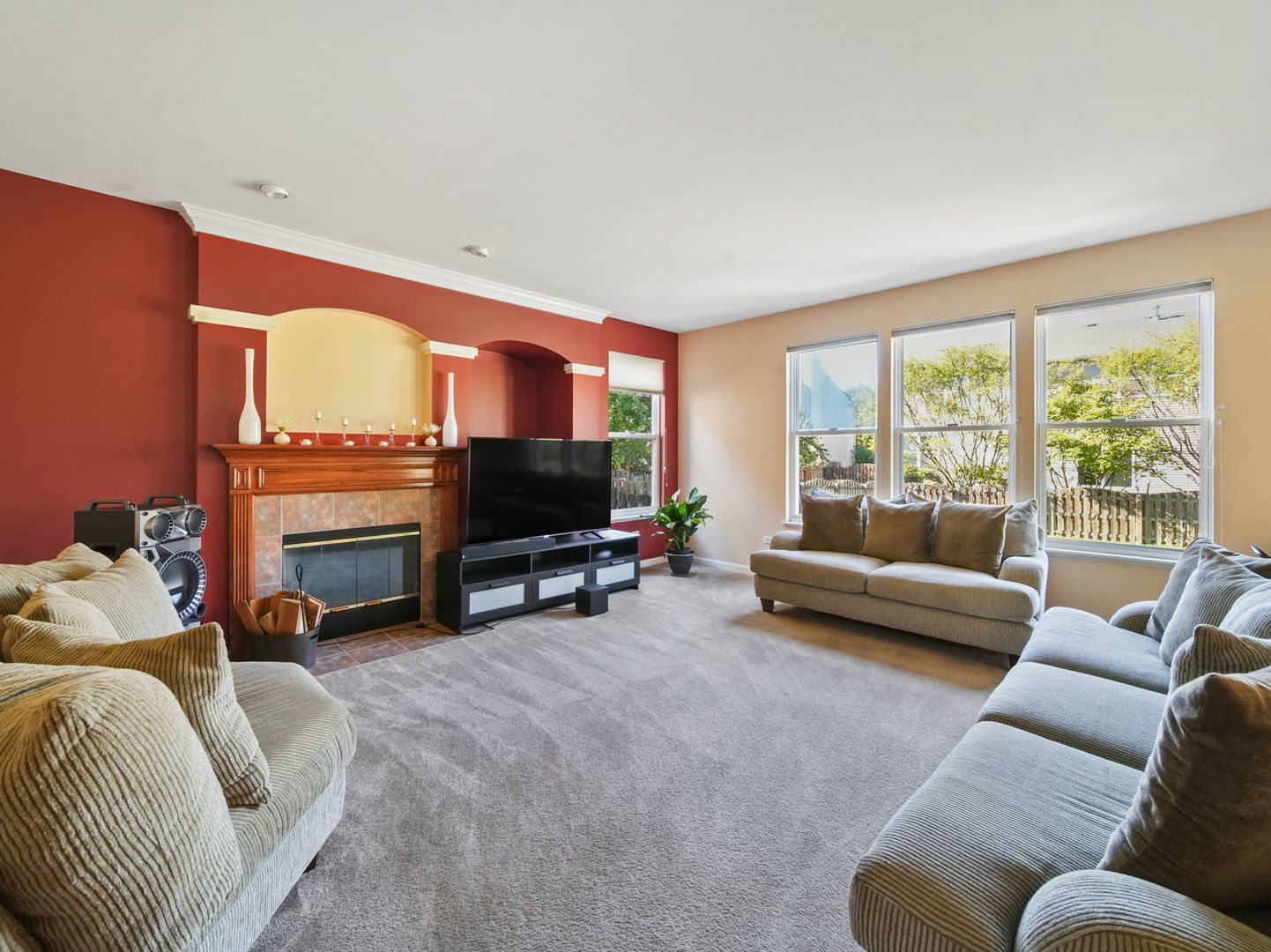 257 Hanburg Lane, Bolingbrook, IL 60440