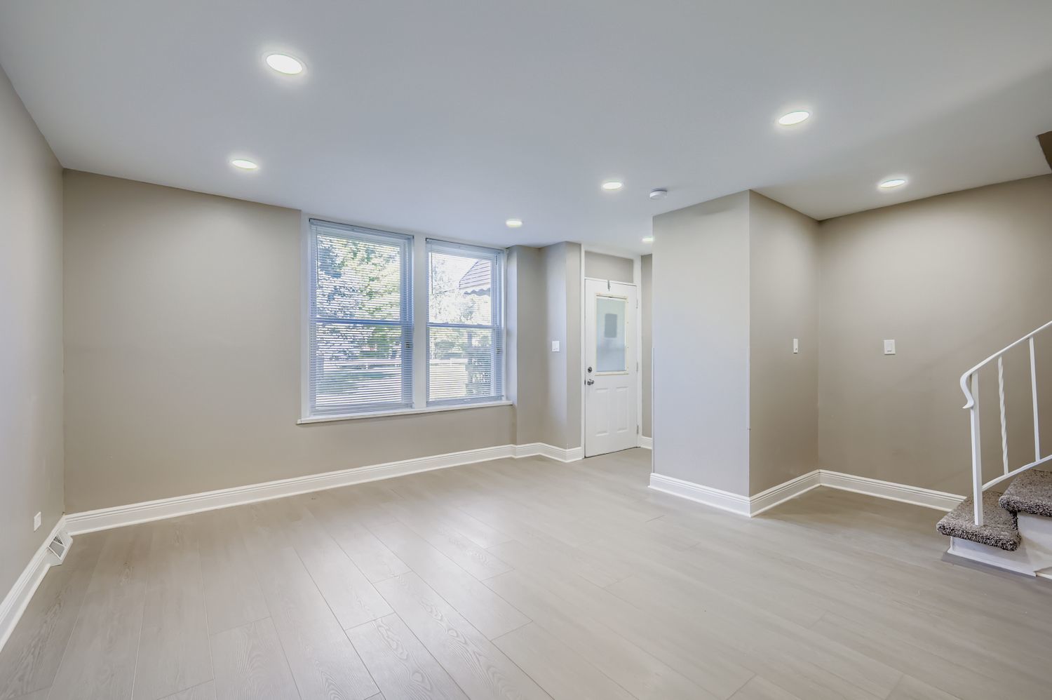 2131 Ash Street #G, Des Plaines, IL 60018