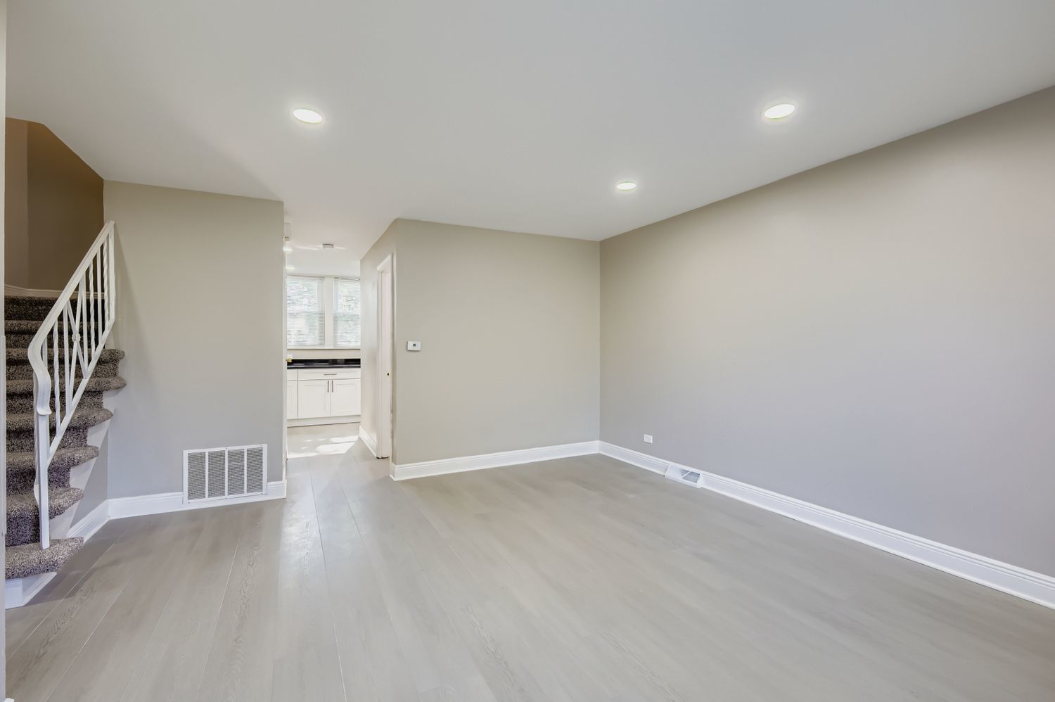 2131 Ash Street #G, Des Plaines, IL 60018