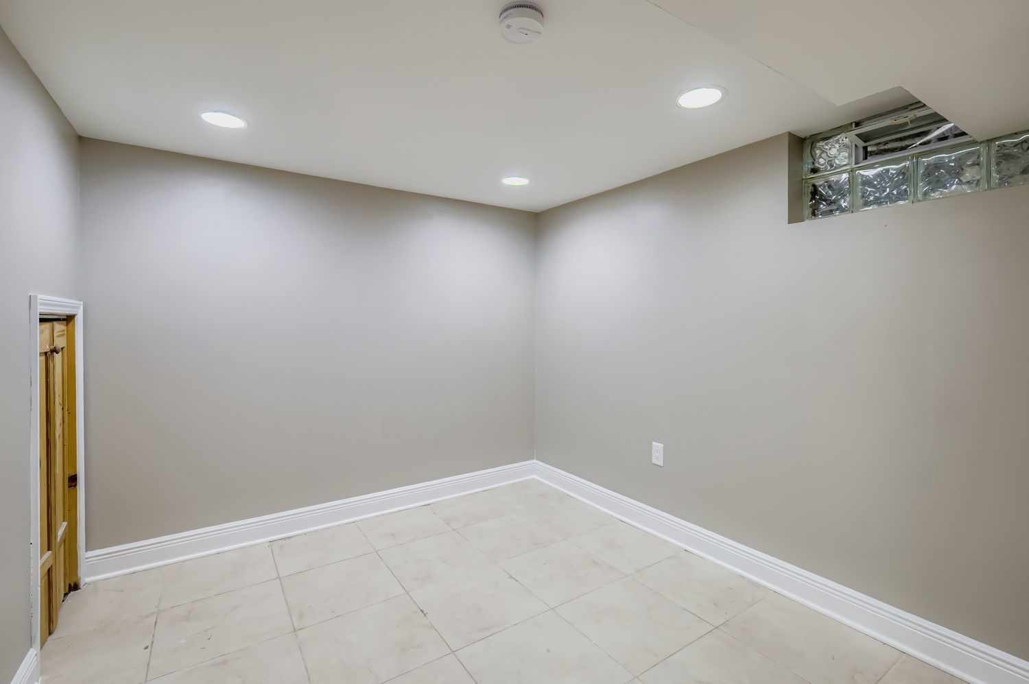 2131 Ash Street #G, Des Plaines, IL 60018