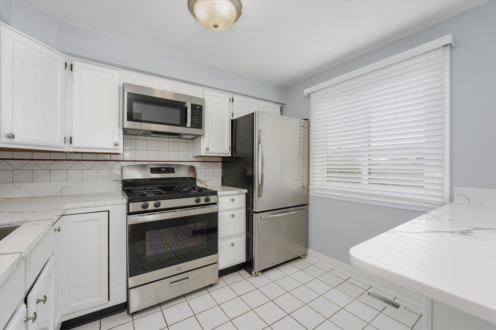 1323 Wakeby Lane #1323, Schaumburg, IL 60193