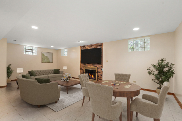 9617 Brandt Avenue, Oak Lawn, IL 60453