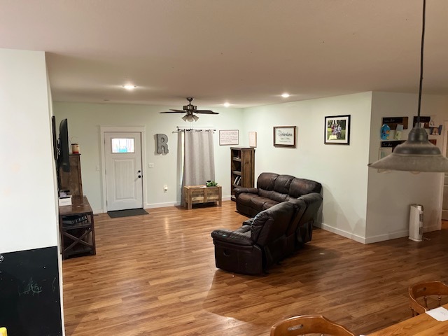466 County Road 100, Sadorus, IL 61872