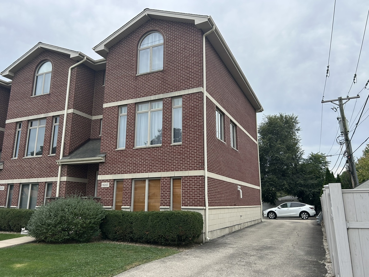 9207 Gerritsen Avenue #9207, Brookfield, IL 60513