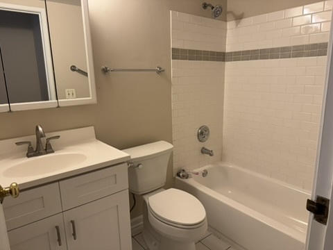 2238 Abbeywood Drive #D, Lisle, IL 60532