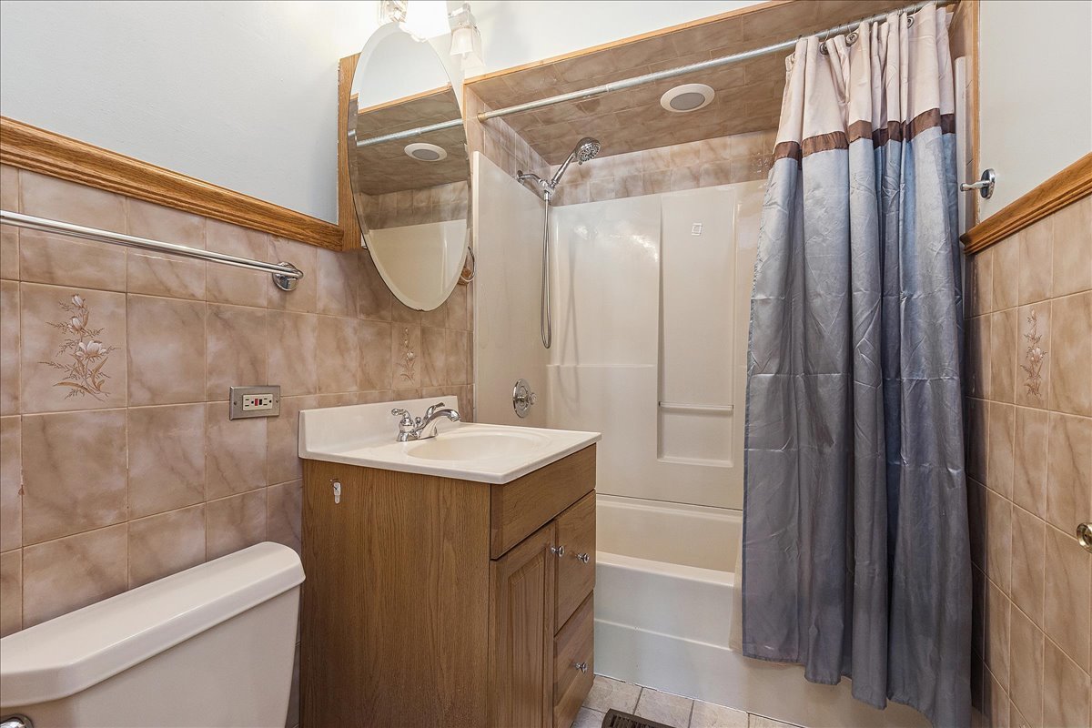 11201 S Normandy Avenue, Worth, IL 60482