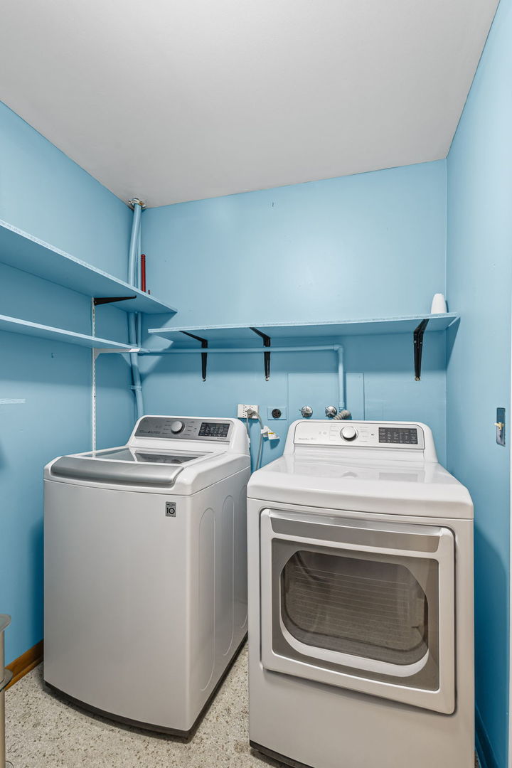 963 Garden Lane, Wheeling, IL 60090