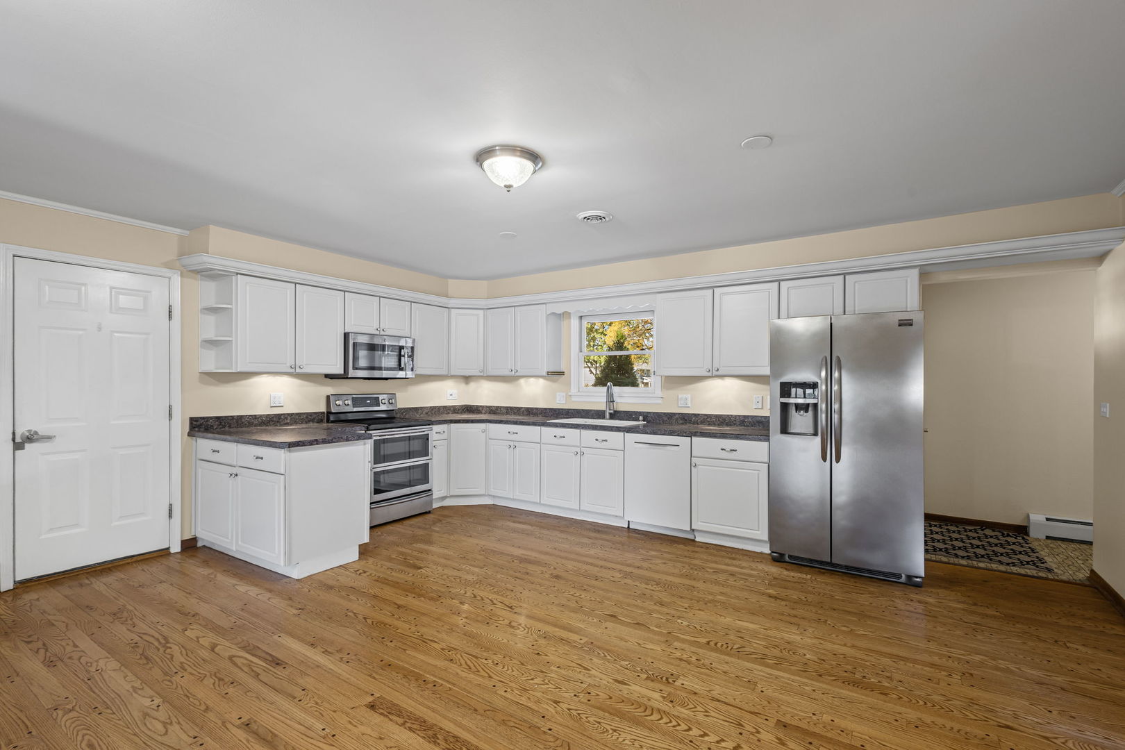 963 Garden Lane, Wheeling, IL 60090