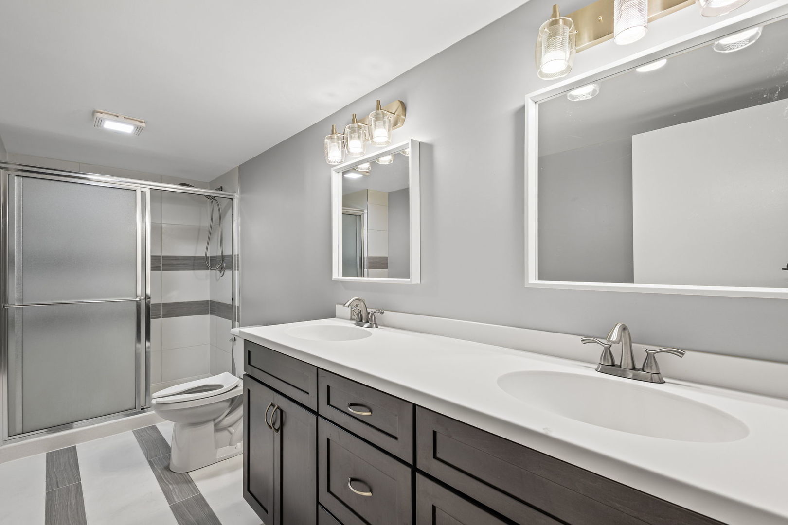 963 Garden Lane, Wheeling, IL 60090