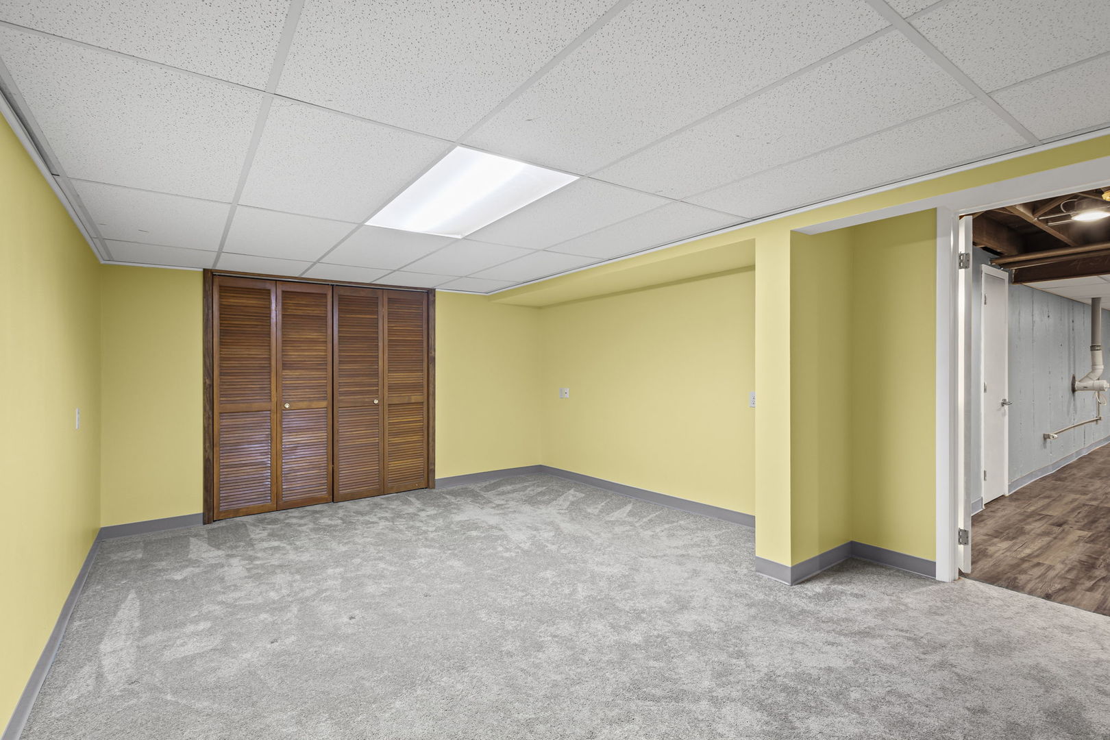 963 Garden Lane, Wheeling, IL 60090