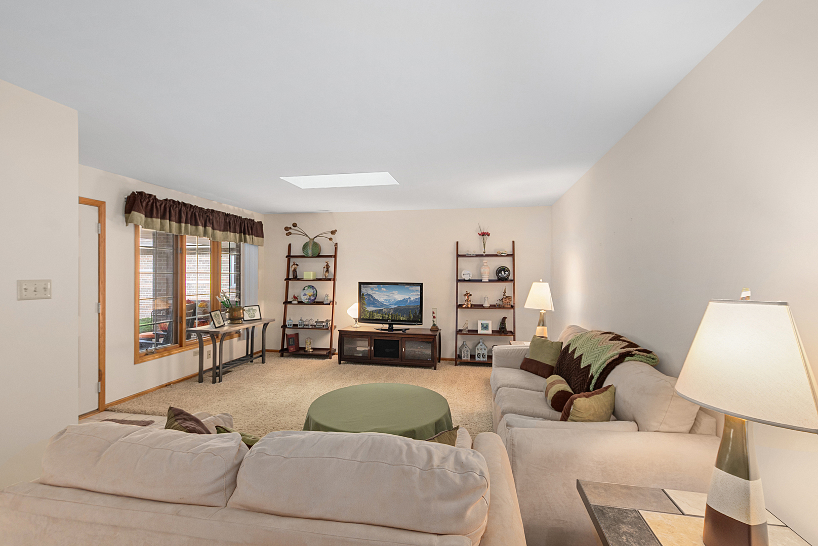 5002 W Circle Place, Crestwood, IL 60418