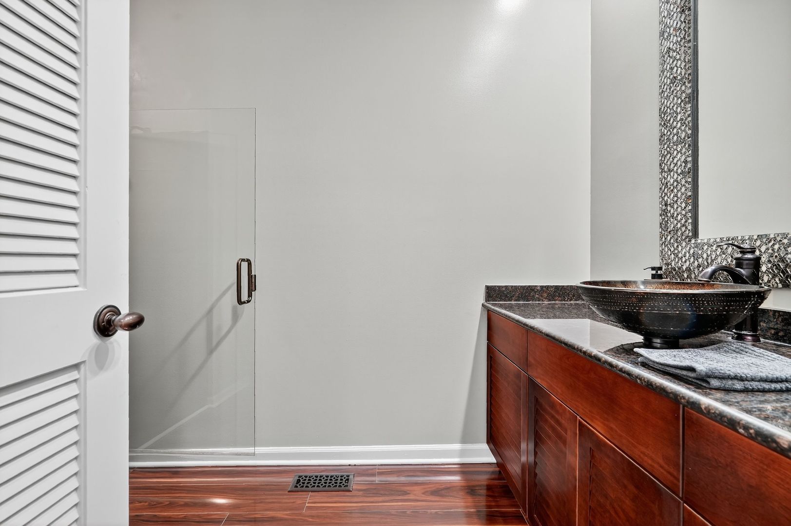 11104 W Cove Circle #2B, Palos Hills, IL 60465