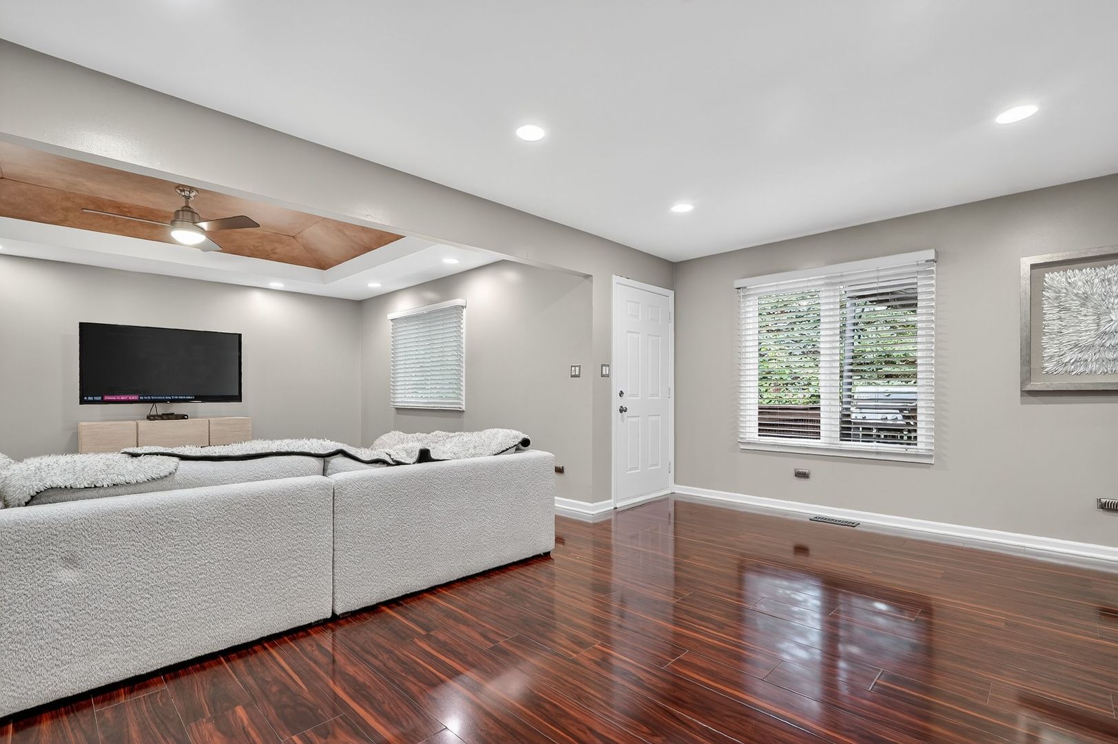 11104 W Cove Circle #2B, Palos Hills, IL 60465