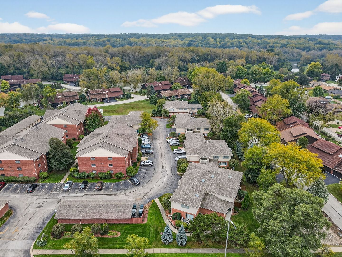 11104 W Cove Circle #2B, Palos Hills, IL 60465