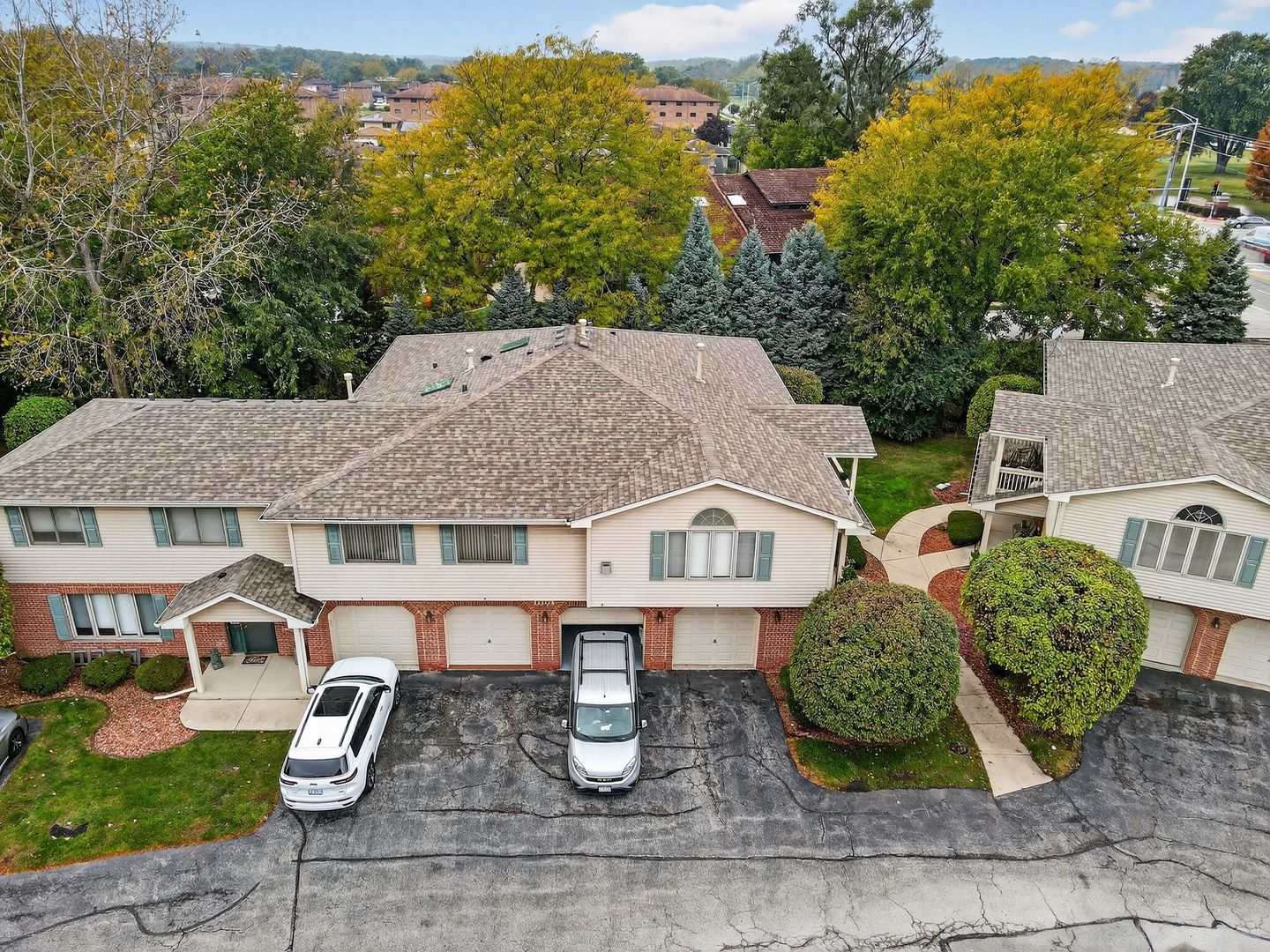 11104 W Cove Circle #2B, Palos Hills, IL 60465