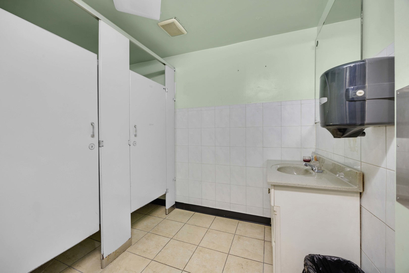 11610 S Western Avenue, Chicago, IL 60643