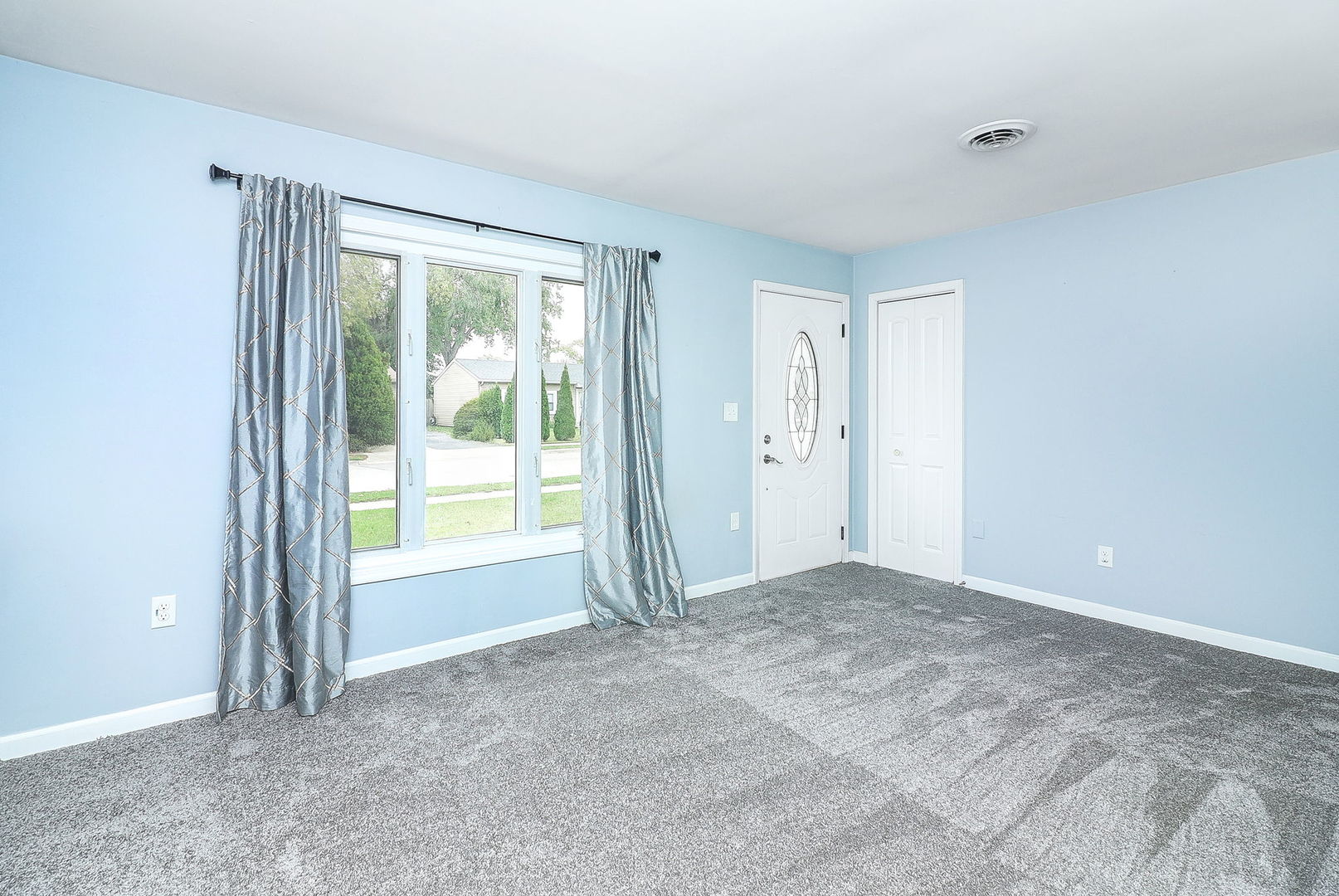 322 Kent Avenue, Romeoville, IL 60446