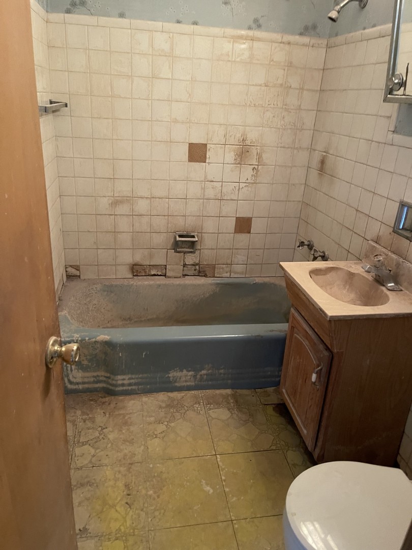 441 E adams Street, Elmhurst, IL 60126