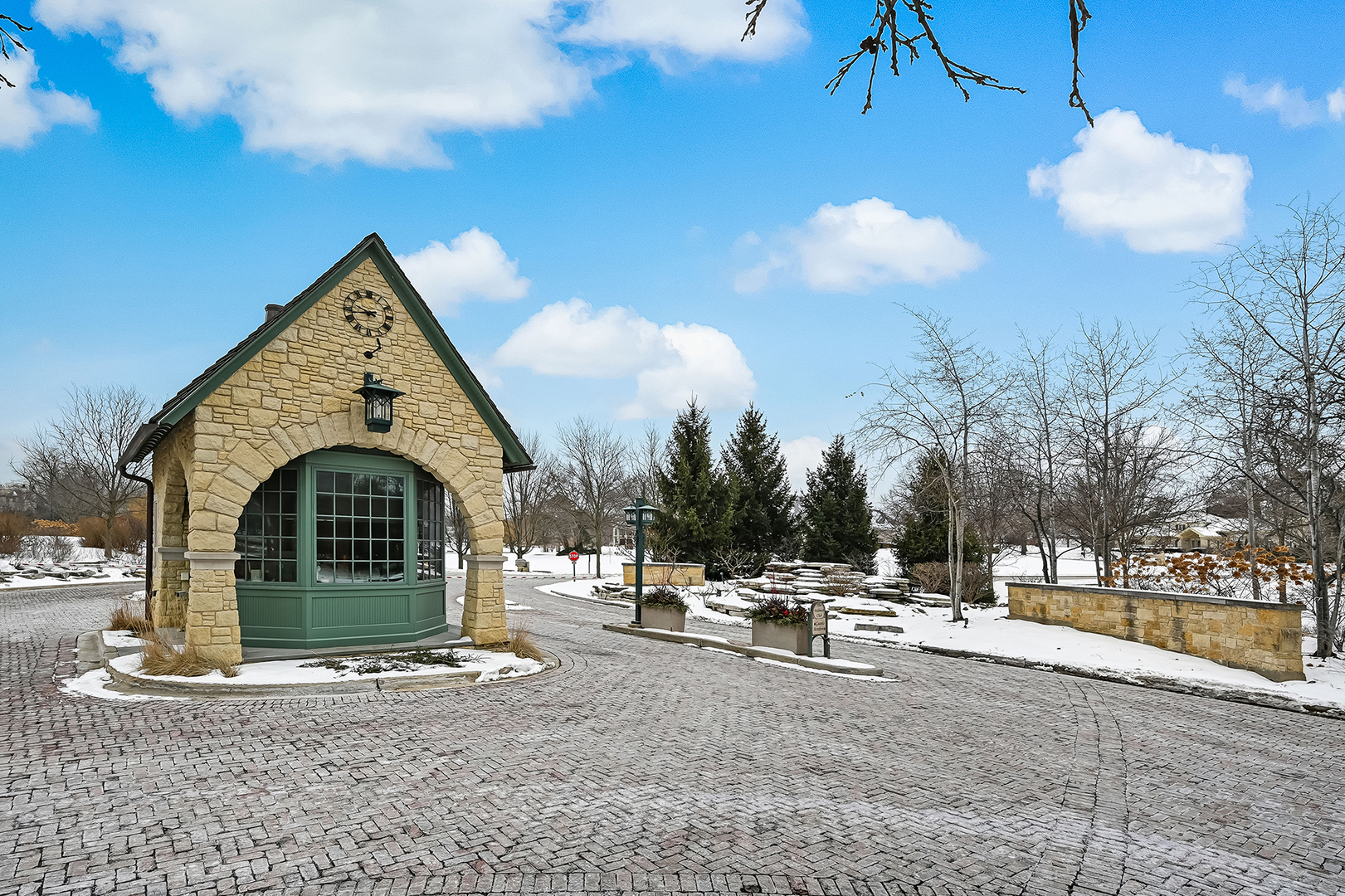 1751 Midwest Club Parkway, Oak Brook, IL 60523