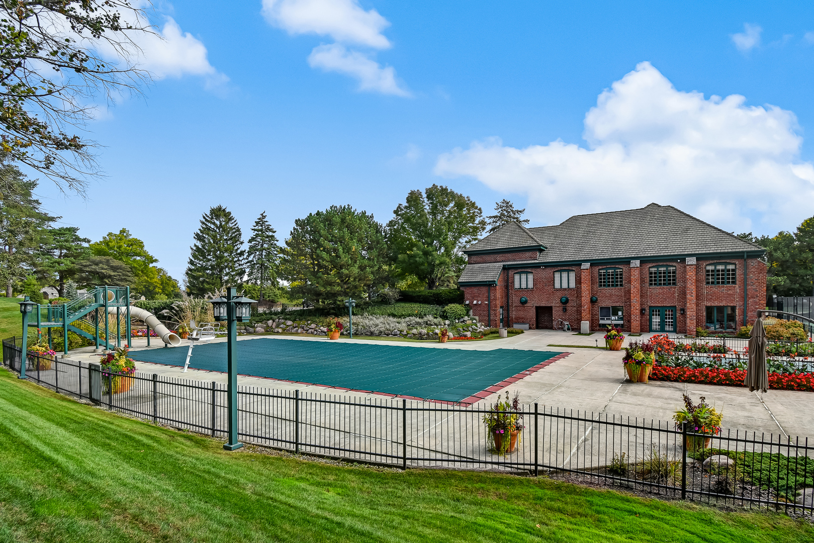 1751 Midwest Club Parkway, Oak Brook, IL 60523