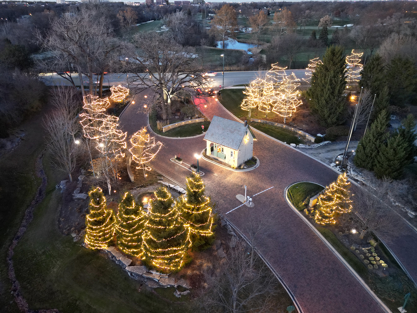 1751 Midwest Club Parkway, Oak Brook, IL 60523