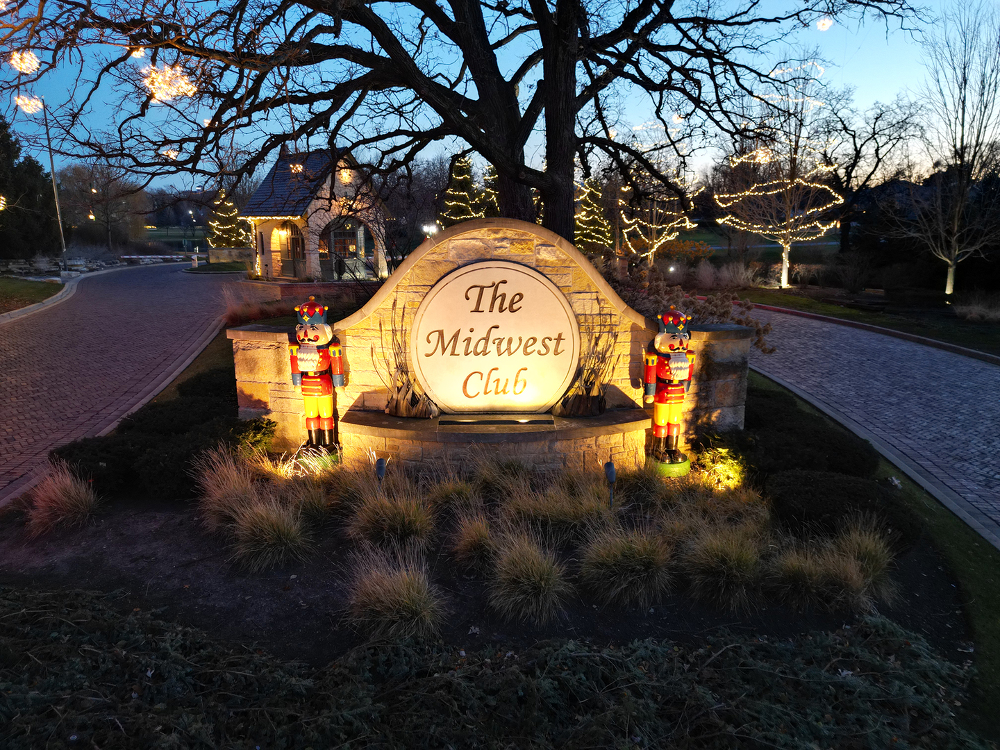 1751 Midwest Club Parkway, Oak Brook, IL 60523