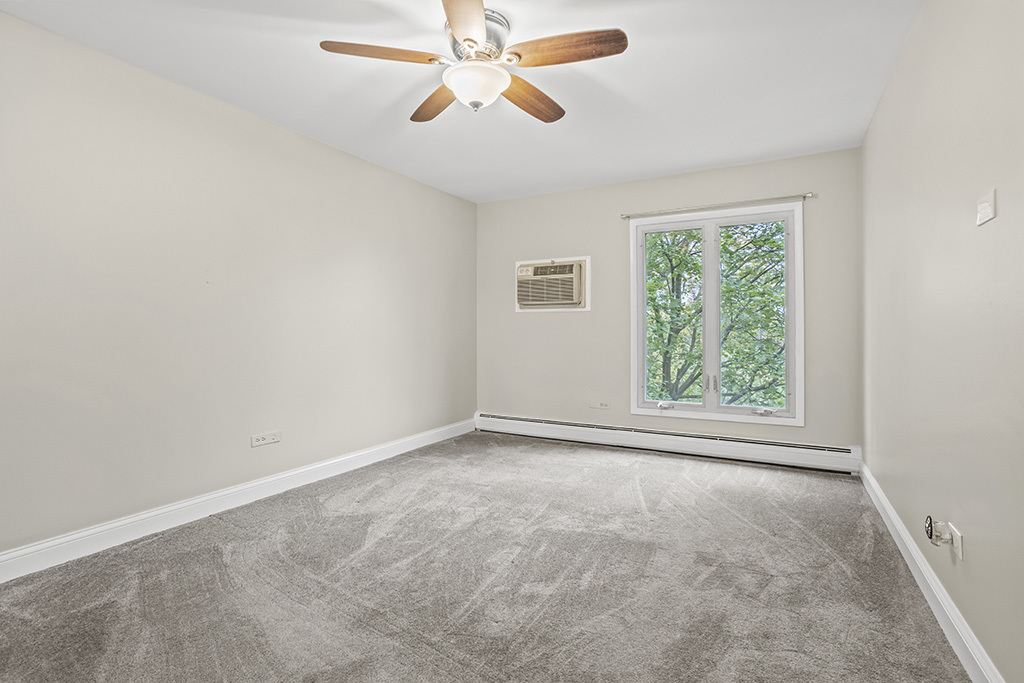 3913 Saratoga Avenue #G-306, Downers Grove, IL 60515