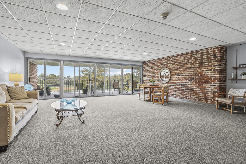 3913 Saratoga Avenue #G-306, Downers Grove, IL 60515