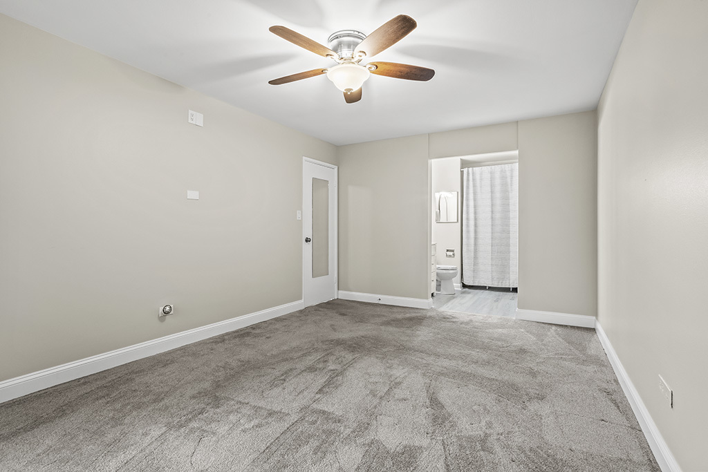 3913 Saratoga Avenue #G-306, Downers Grove, IL 60515