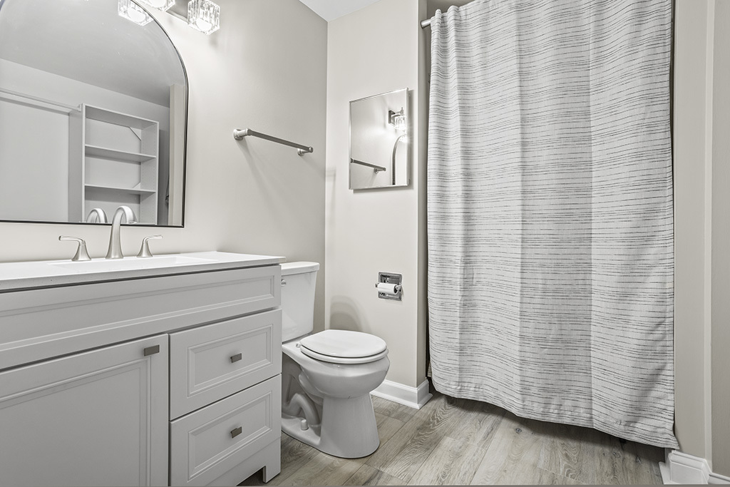 3913 Saratoga Avenue #G-306, Downers Grove, IL 60515