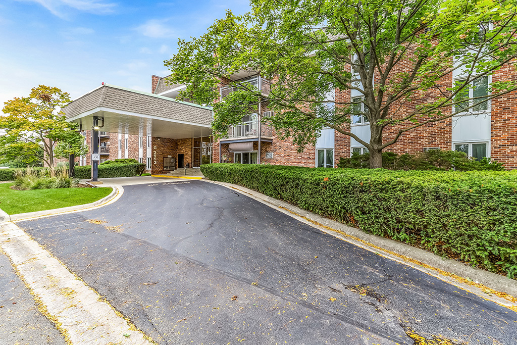 3913 Saratoga Avenue #G-306, Downers Grove, IL 60515