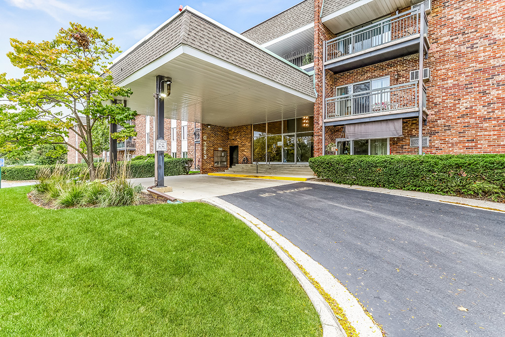 3913 Saratoga Avenue #G-306, Downers Grove, IL 60515