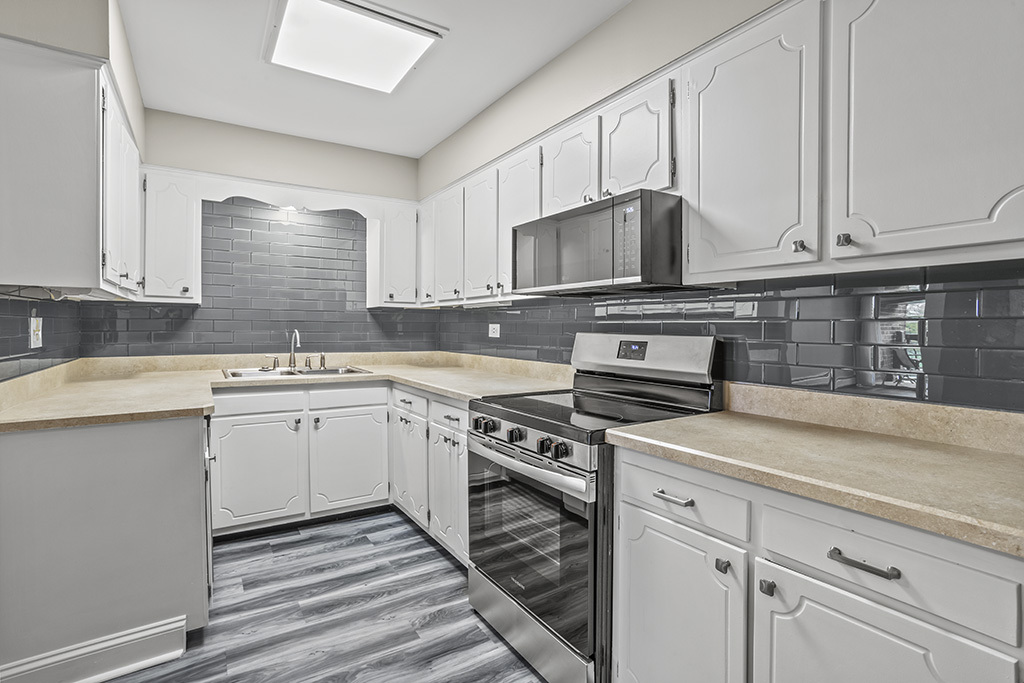 3913 Saratoga Avenue #G-306, Downers Grove, IL 60515