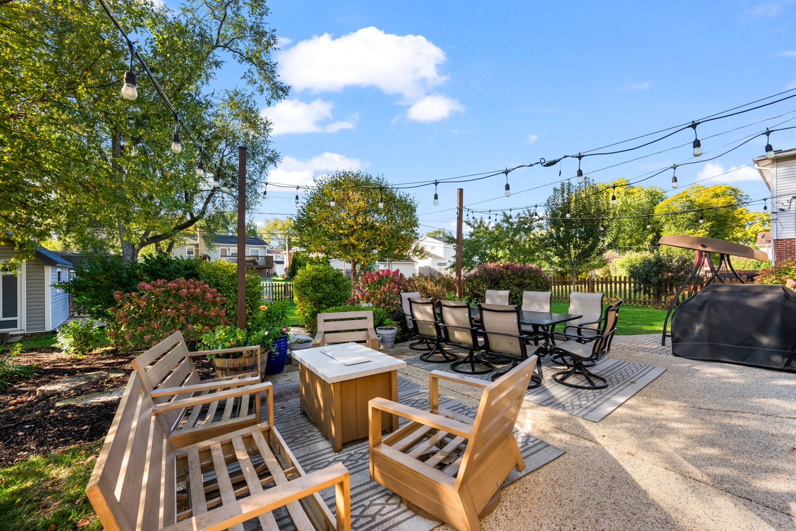 215 W Hintz Road, Arlington Heights, IL 60004