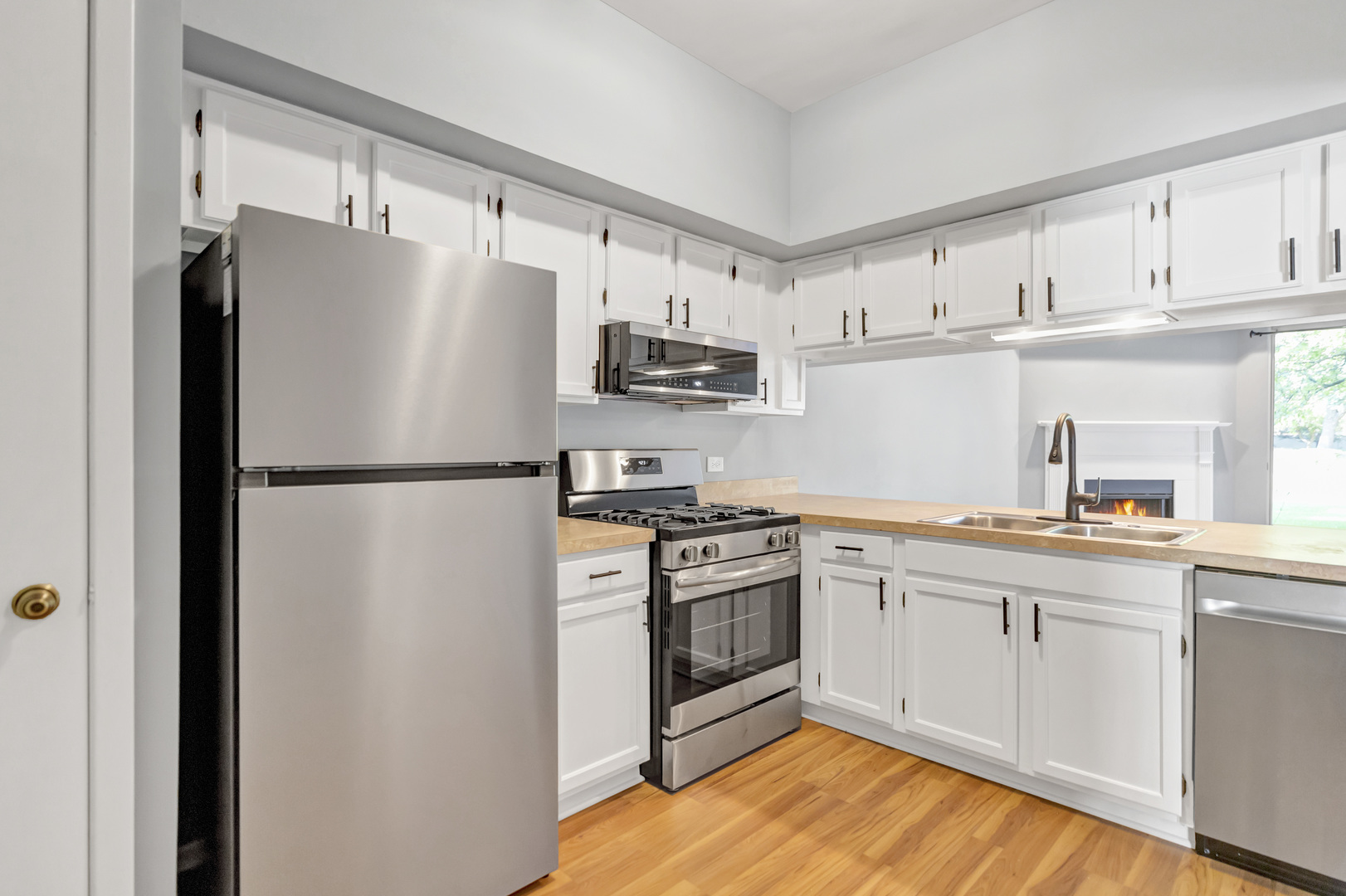 1300 Cranbrook Drive #1300, Schaumburg, IL 60193